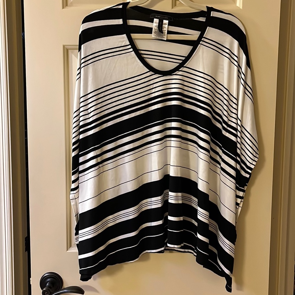Never worn BCBG Maxazria too / poncho size XS / S.